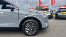 Nissan Qashqai 1.3 DiG-T MH Acenta Premium 5dr Petrol Hatchback